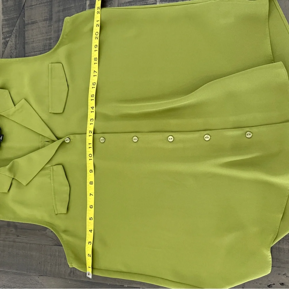 Fortune and Ivy Olive Green Sleeveless Button-Down Top - Picture 3 of 5